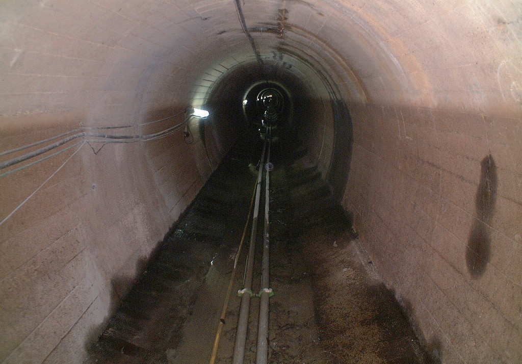 トンネル内圧送管設置状況