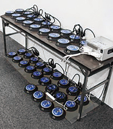 ルミナス・セーフコードレス専用充電器で同時に40個充電可能