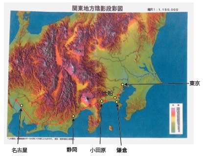 【図− 1 東海道から鎌倉は5〜6km 南に位置する】2