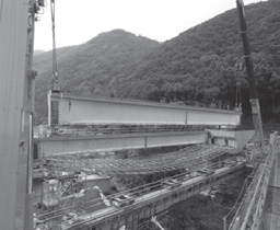 写真- 20 主桁架設状況