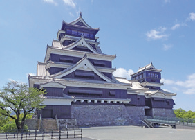 復旧が完了した天守閣