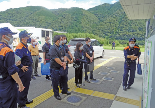 写真－3　令和4年9月1日 徳島県総合防災訓練
（快適トイレ設置運用訓練）の様子