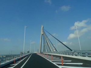 日鐵住金建材-1 スミポール 橋梁・高架用照明ポール
