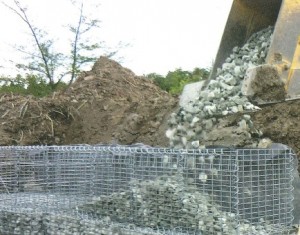 共和ハーモテックが石詰め作業の施工性を高めた砕石対応かご『砕石かご』を発売