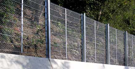 落石防護柵 平成12年基準品(改良型)の写真