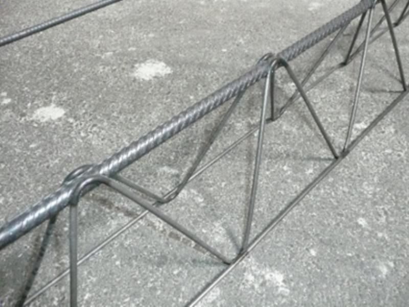 配力筋一体型トラススペーサーを用いた連続鉄筋コンクリート舗装の配筋の写真