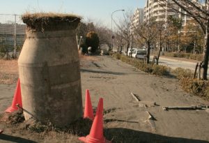 地盤の液状化によるマンホールの浮上