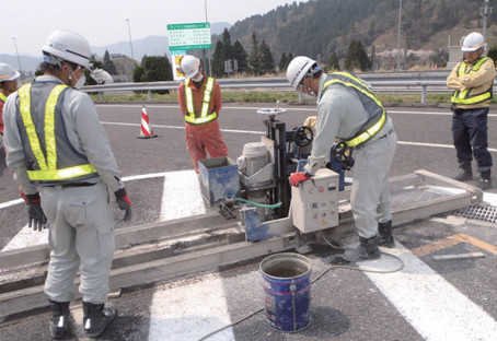 ネプラス工法 （側溝上部改修工法）