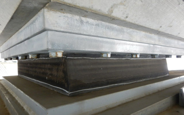 ゴム支承保護工用補修工　GSJテープ工法