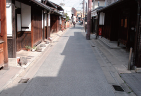 【写真- 3 旧街並み】