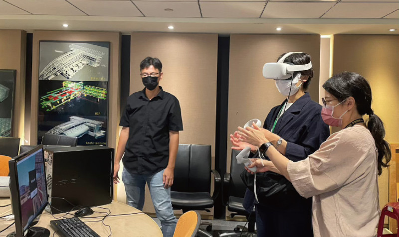 図-1　高校生向け企業見学会におけるVR体験