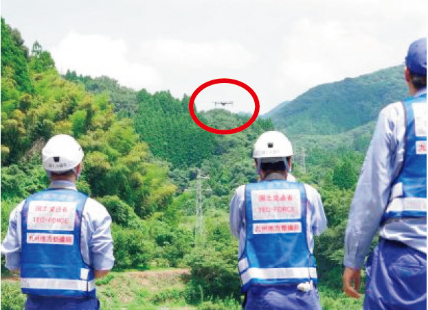写真- 6 ドローンによる被災状況調査(熊本県甲佐町)