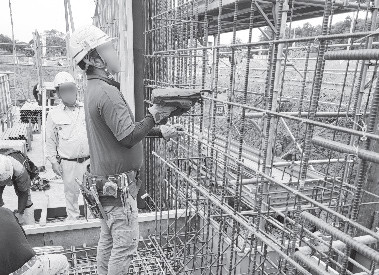 写真- 2 組立作業状況①