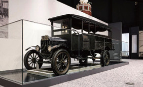 【「東京市営乗合自動車(円太郎バス)」大正13(1924)年フォードモーターズ製造】