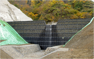 鋼製枠の詳細