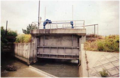 簡易鋼製スライドゲート