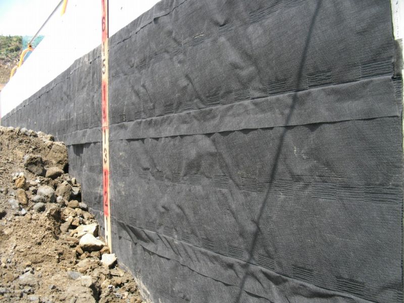 宅地擁壁用透水マット エンドレンマットRSの詳細