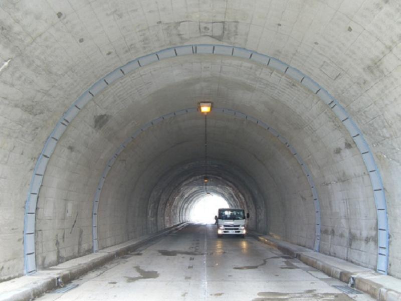 線導水樋材 アーチ・ドレンの詳細