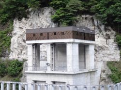 トラス式樋門上屋の詳細
