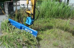 搭載型油圧草刈機の詳細