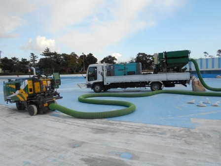 薄層切削用ドラムおよび廃材同時吸引・排出装置