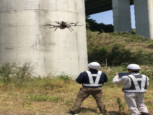 非GNNS環境対応型ドローン及びポールカメラを用いた近接目視点検支援技術