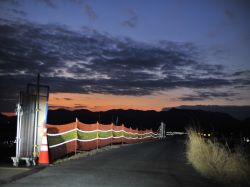 再帰反射テープ付ネットフェンスの詳細