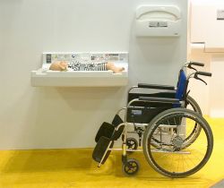 Combi 横型おむつ交換台OK21WK車いす対応の詳細