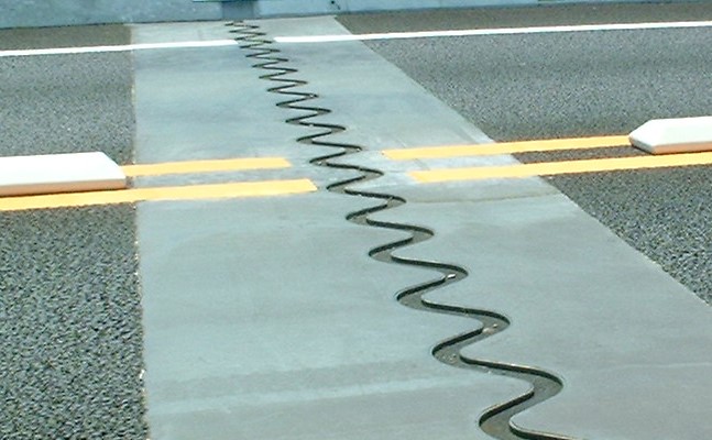 ウェイビーフックジョイント