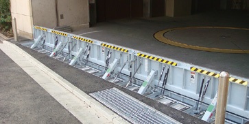 跳ね上げ式防水板の詳細