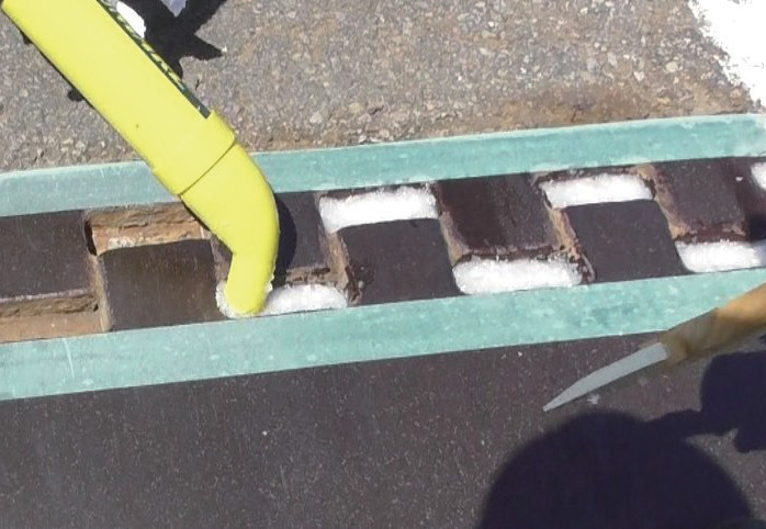 耐圧防水樹脂充填による橋梁伸縮装置の防水補修工法