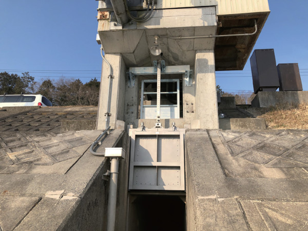 システム式スライディングフラップゲート