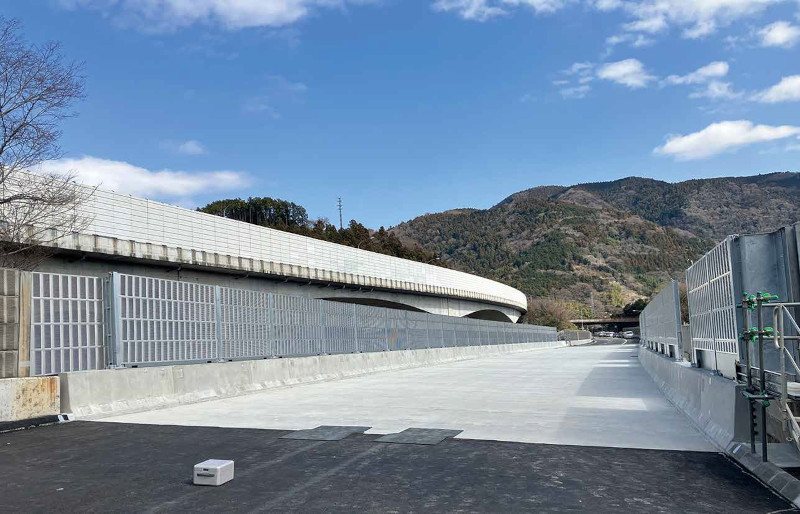 EMC壁高欄の詳細