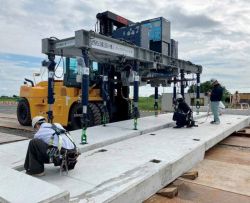 フォークリフト用新設床版設置装置