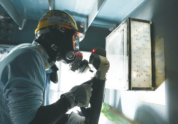 密閉集塵式パルスレーザー表面処理工法の詳細