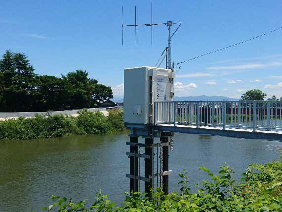 アルミ製 雨量・水位流量観測所用局舎