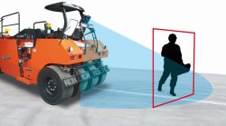 衝突被害軽減アシスト装置搭載の締固め用機械の詳細