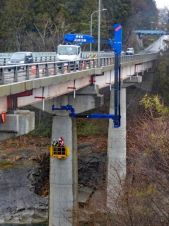 1台2役(橋桁下面と橋脚)の「ゴンドラ車」の詳細